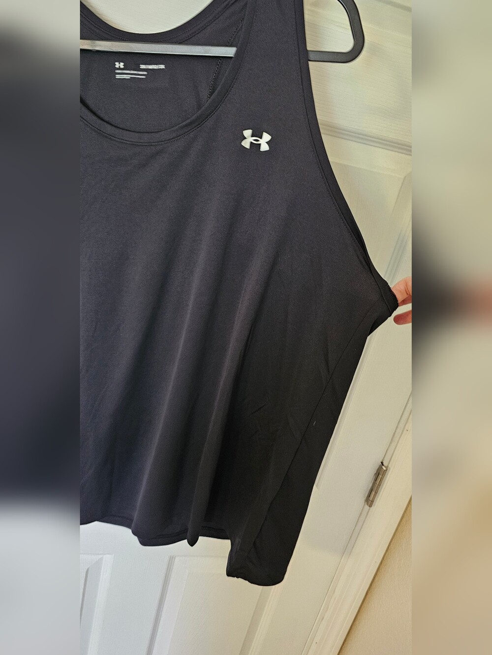 Under Armour Black Racerback Performance Tank - Picture 4 of 6